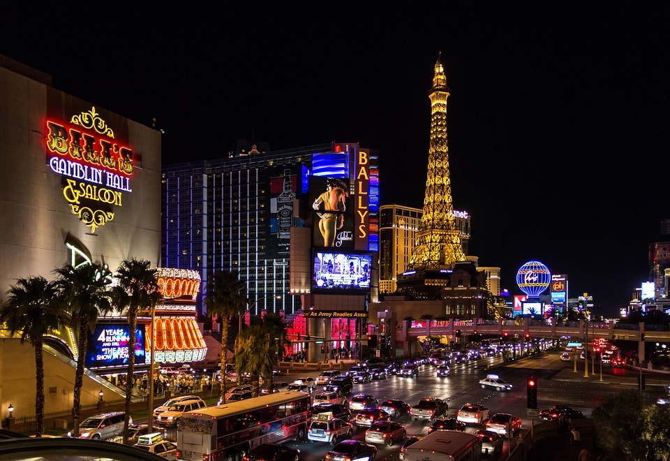 Nightlife: Las Vegas vs New York City, Search4sun